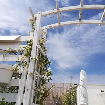 Mandorleolio Bed & Breakfast 4*