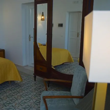 Mandorleolio Bed & Breakfast *