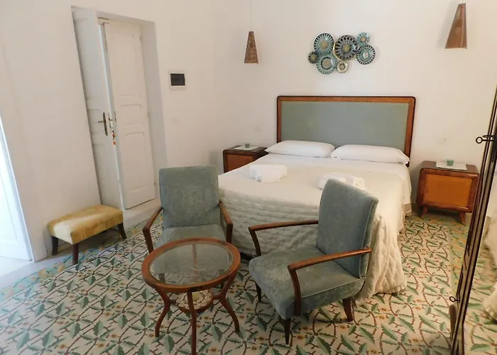 Mandorleolio לינה וארוחת בוקר 4*