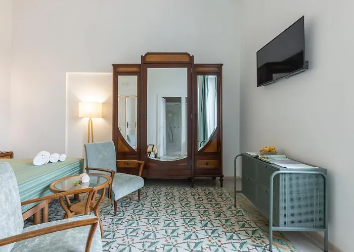 לינה וארוחת בוקר Mandorleolio 4*